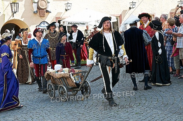 2011-09-03-04 Kaiser Maximilen 1. Festumzüge, Füssen, Bavaria, Germany