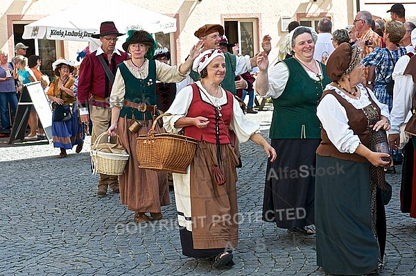 2011-09-03-04 Kaiser Maximilen 1. Festumzüge, Füssen, Bavaria, Germany