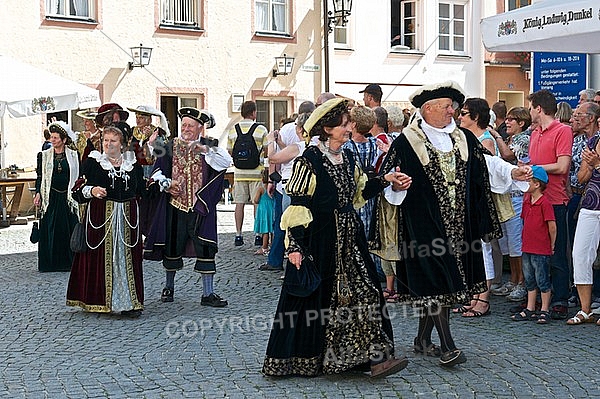 2011-09-03-04 Kaiser Maximilen 1. Festumzüge, Füssen, Bavaria, Germany