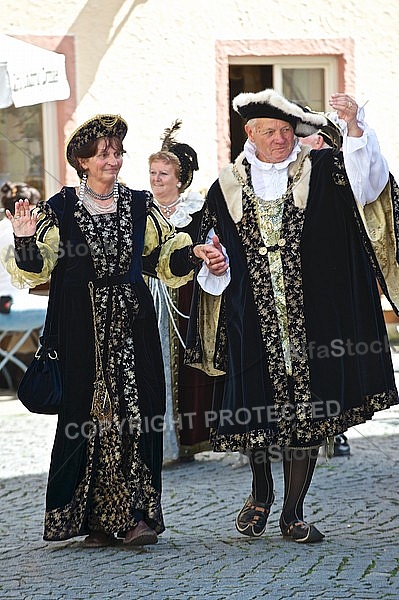 2011-09-03-04 Kaiser Maximilen 1. Festumzüge, Füssen, Bavaria, Germany