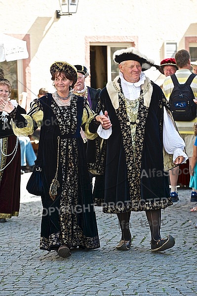 2011-09-03-04 Kaiser Maximilen 1. Festumzüge, Füssen, Bavaria, Germany