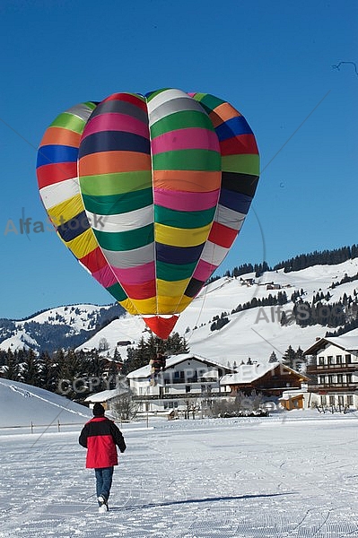 2012-01-15 Hot air balloon festival in the Tannheim Valley, Austria