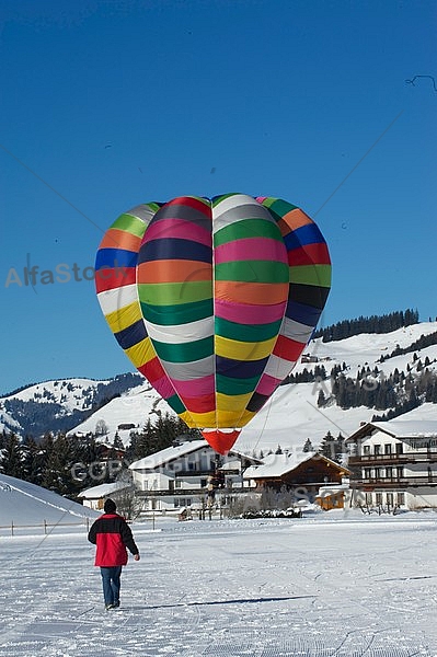 2012-01-15 Hot air balloon festival in the Tannheim Valley, Austria