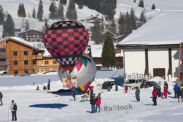 2012-01-15 Hot air balloon festival in the Tannheim Valley, Austria