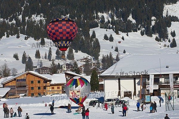 2012-01-15 Hot air balloon festival in the Tannheim Valley, Austria