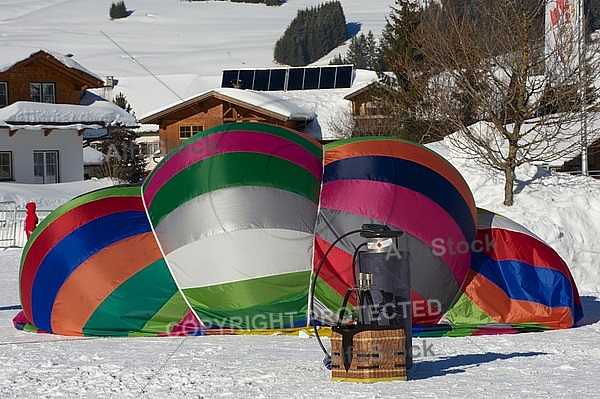 2012-01-15 Hot air balloon festival in the Tannheim Valley, Austria