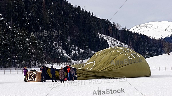 2013-01-20 Hot air balloon festival in the Tannheim Valley, Austria