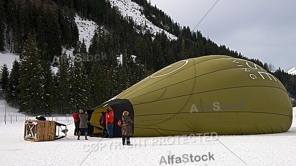 2013-01-20 Hot air balloon festival in the Tannheim Valley, Austria