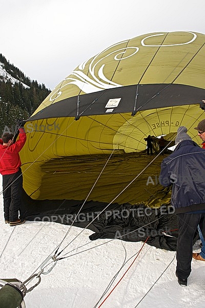 2013-01-20 Hot air balloon festival in the Tannheim Valley, Austria