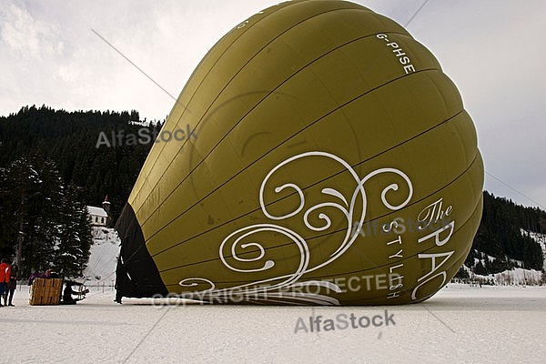 2013-01-20 Hot air balloon festival in the Tannheim Valley, Austria