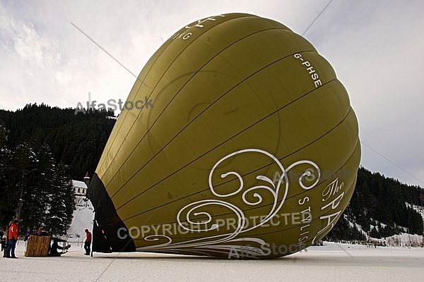 2013-01-20 Hot air balloon festival in the Tannheim Valley, Austria