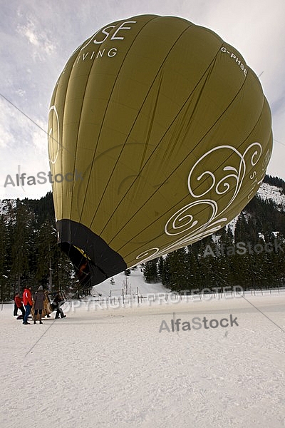 2013-01-20 Hot air balloon festival in the Tannheim Valley, Austria