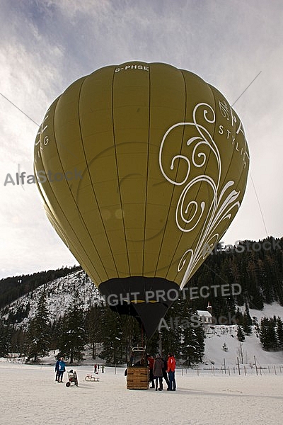 2013-01-20 Hot air balloon festival in the Tannheim Valley, Austria