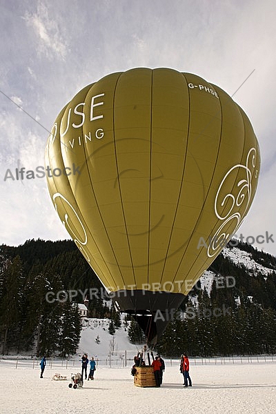 2013-01-20 Hot air balloon festival in the Tannheim Valley, Austria