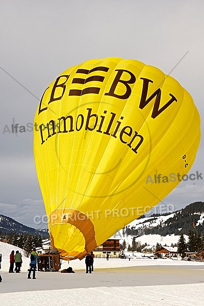 2013-01-20 Hot air balloon festival in the Tannheim Valley, Austria