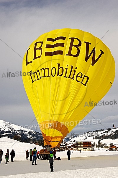 2013-01-20 Hot air balloon festival in the Tannheim Valley, Austria