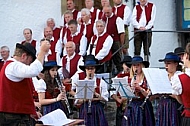 2013-07-21 Platzkonzert - Männerchor, Alphorngruppe, Musikkapelle Eisenberg in Maria Hilf