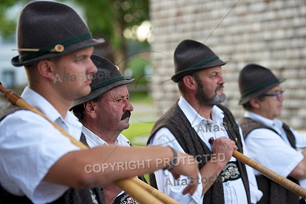 2013-07-21 Platzkonzert - Männerchor, Alphorngruppe, Musikkapelle Eisenberg in Maria Hilf