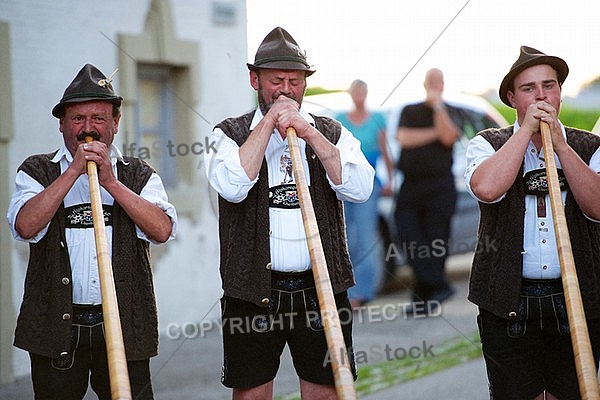 2013-07-21 Platzkonzert - Männerchor, Alphorngruppe, Musikkapelle Eisenberg in Maria Hilf