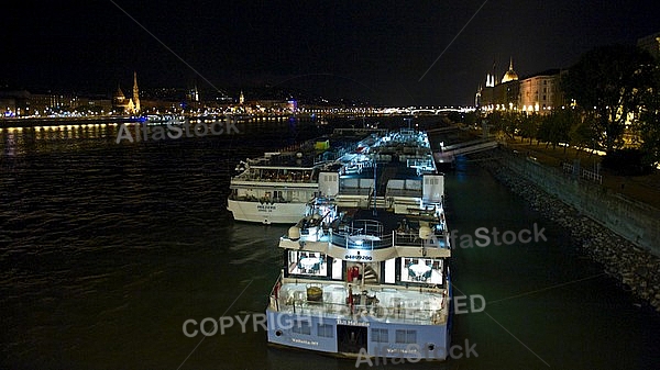 Budapest by night, Hungary