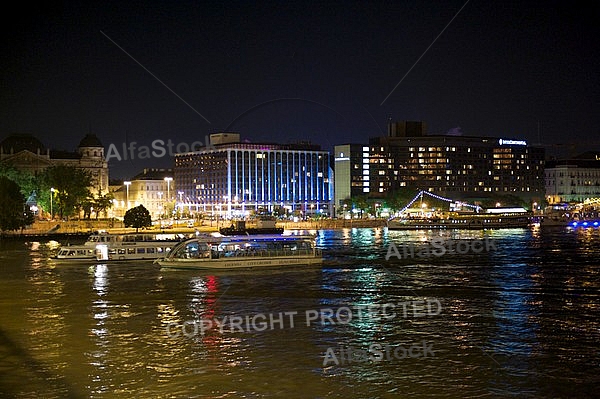 Budapest by night, Hungary