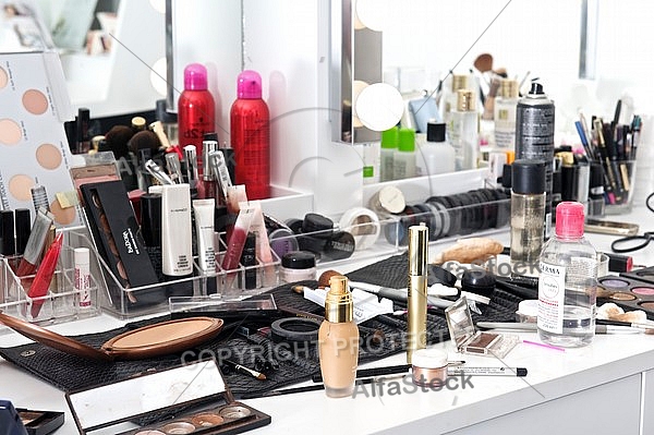 Makup tools, Make-up