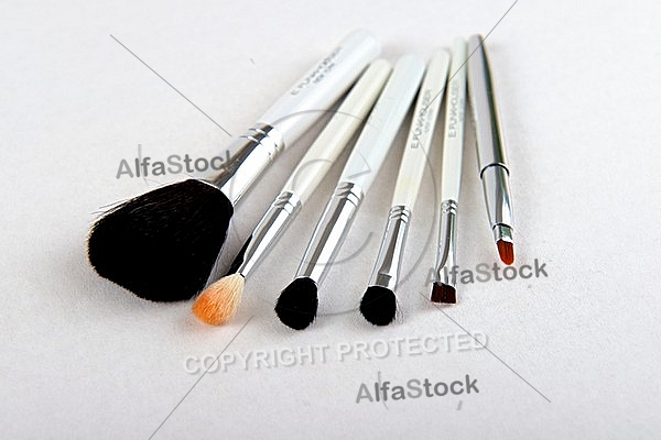 Makup tools, Make-up