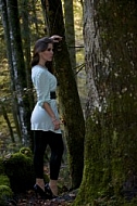 Modell girl posing in the forest