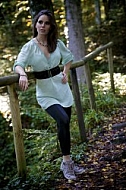 Modell girl posing in the forest