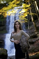 Modell girl posing in the forest