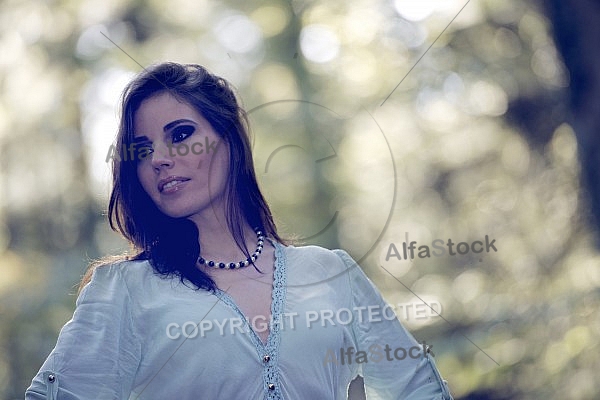 Modell girl posing in the forest