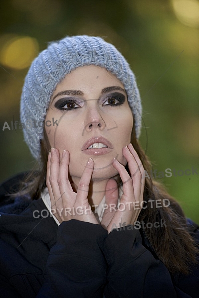 Modell girl posing in the forest