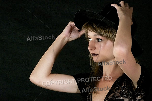 Modell girl posing with hat