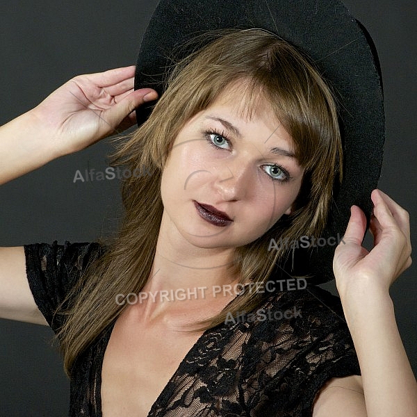 Modell girl posing with hat