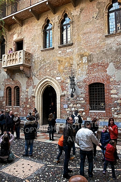 The balcony of Juliet's house ,Verona, Italy