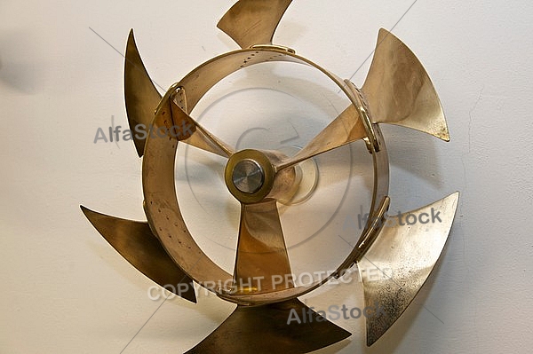 Ship's propeller - srew